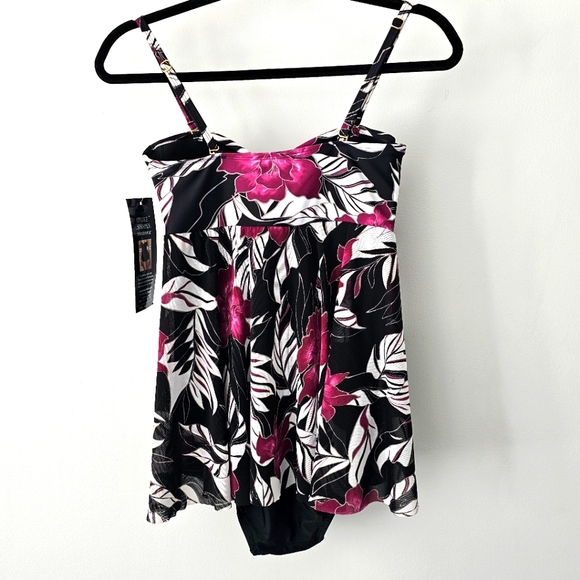 Shore Shapes One Piece - Picture 3 of 13